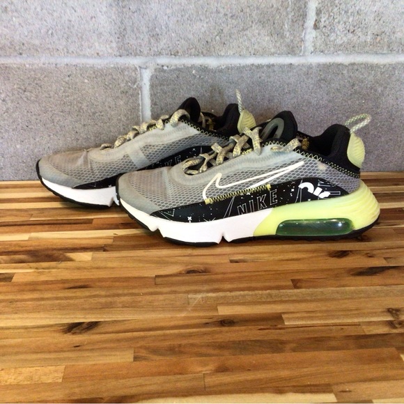 Used Boys NIke Air Max 2090 SE - Picture 5 of 6